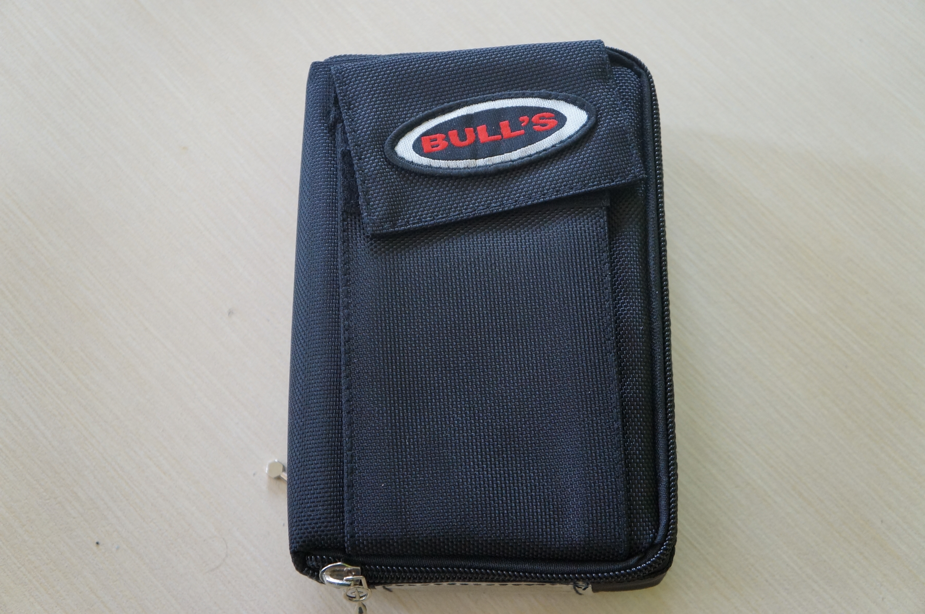 Pouzdro pro šipky Multi Pak Wallet černé Bull´s 66340