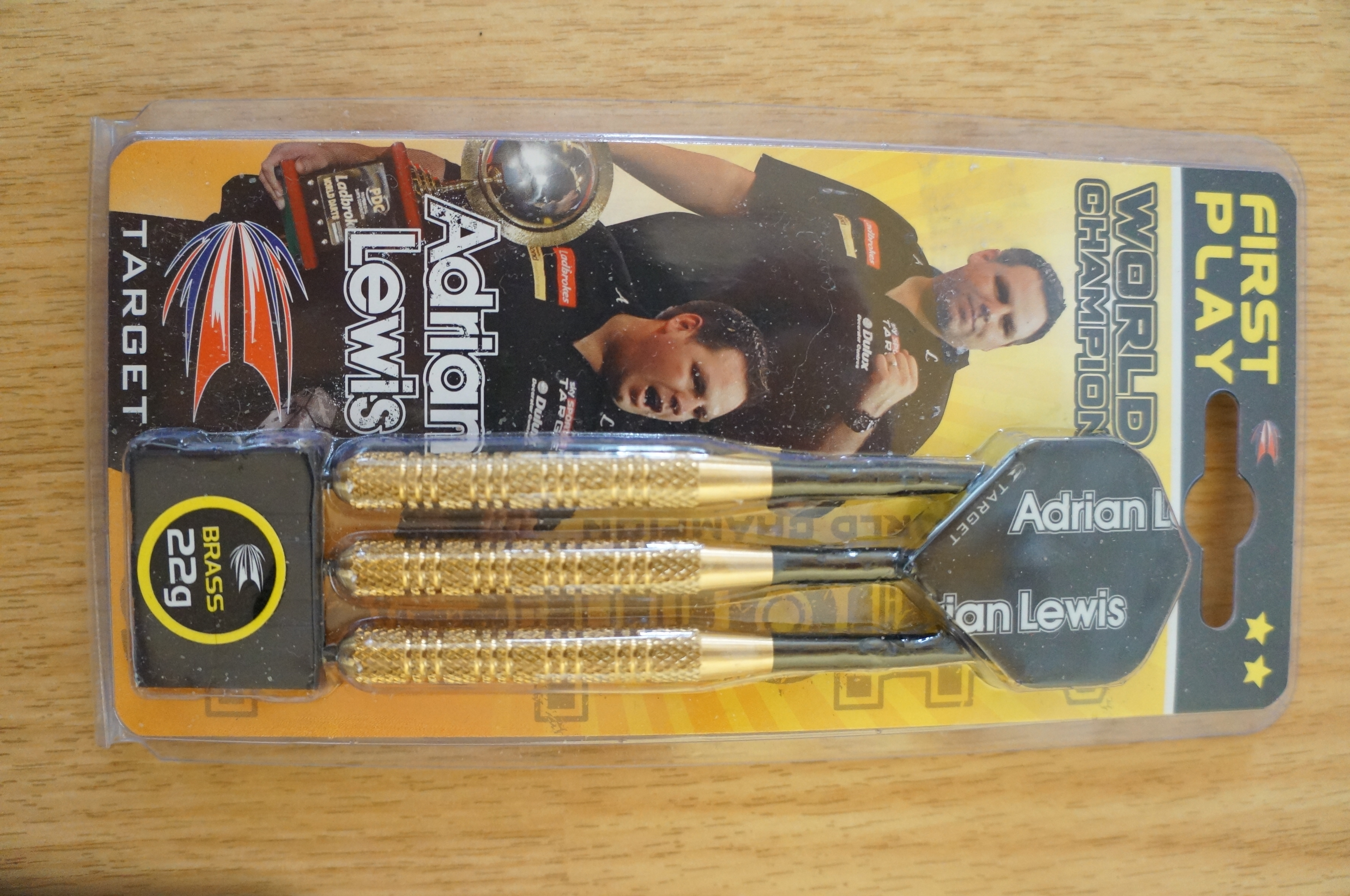 Šipky TARGET Adrian Lewis First Play 22gR STEEL