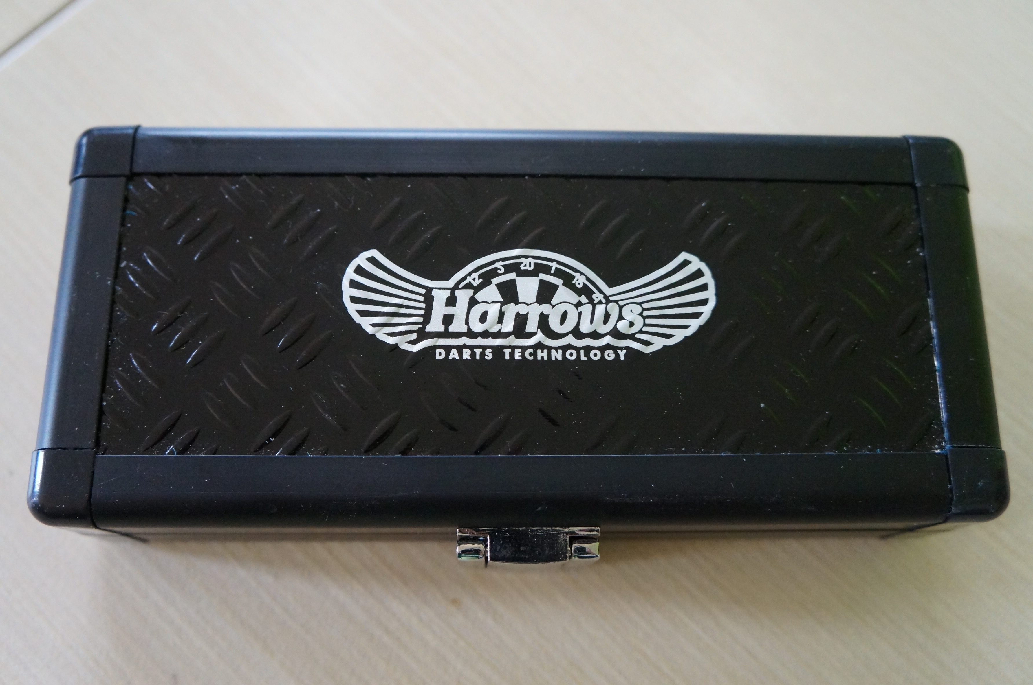 Pouzdro pro šipky Harrows Black Box