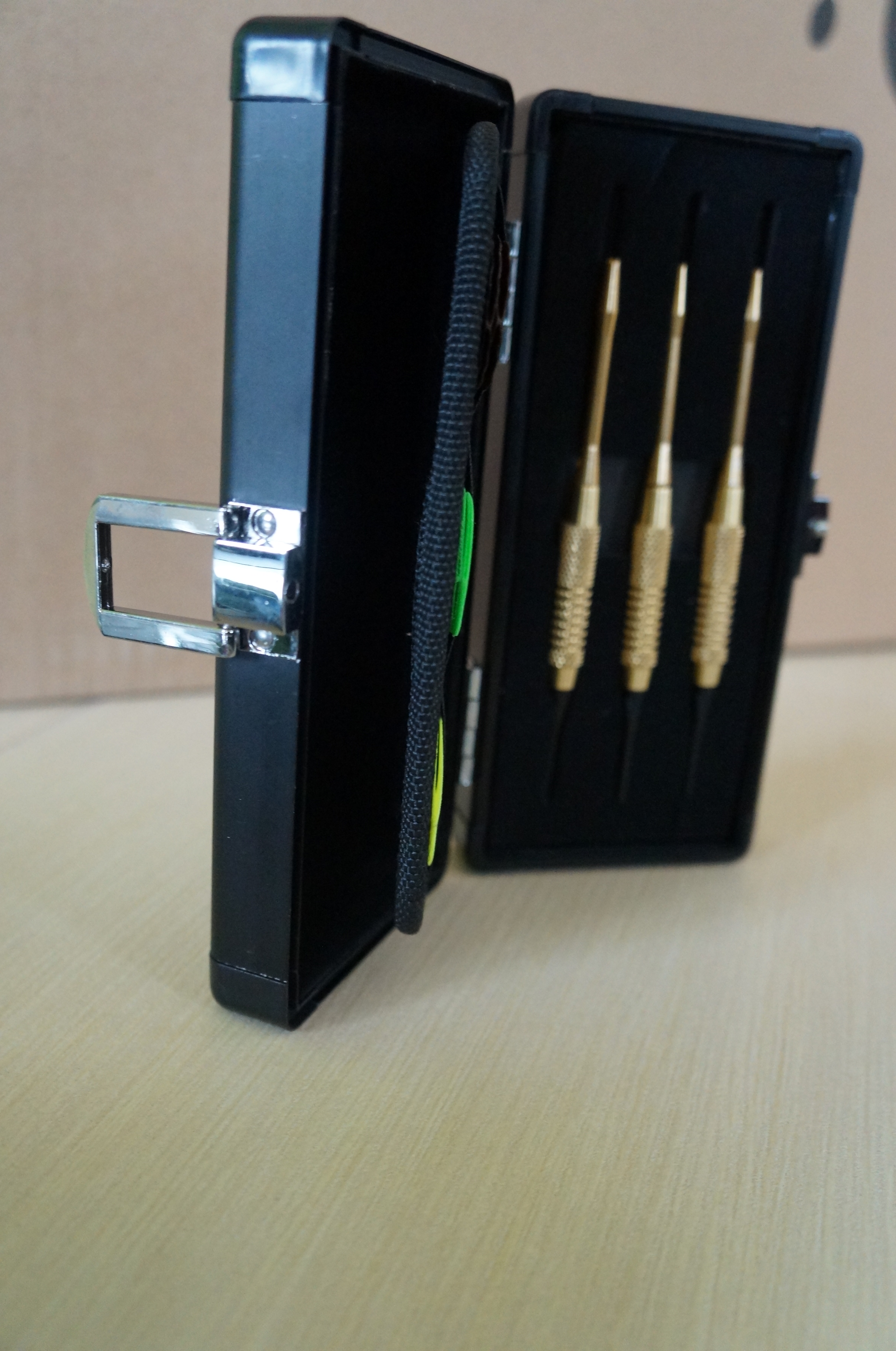 Pouzdro pro šipky Harrows Black Box
