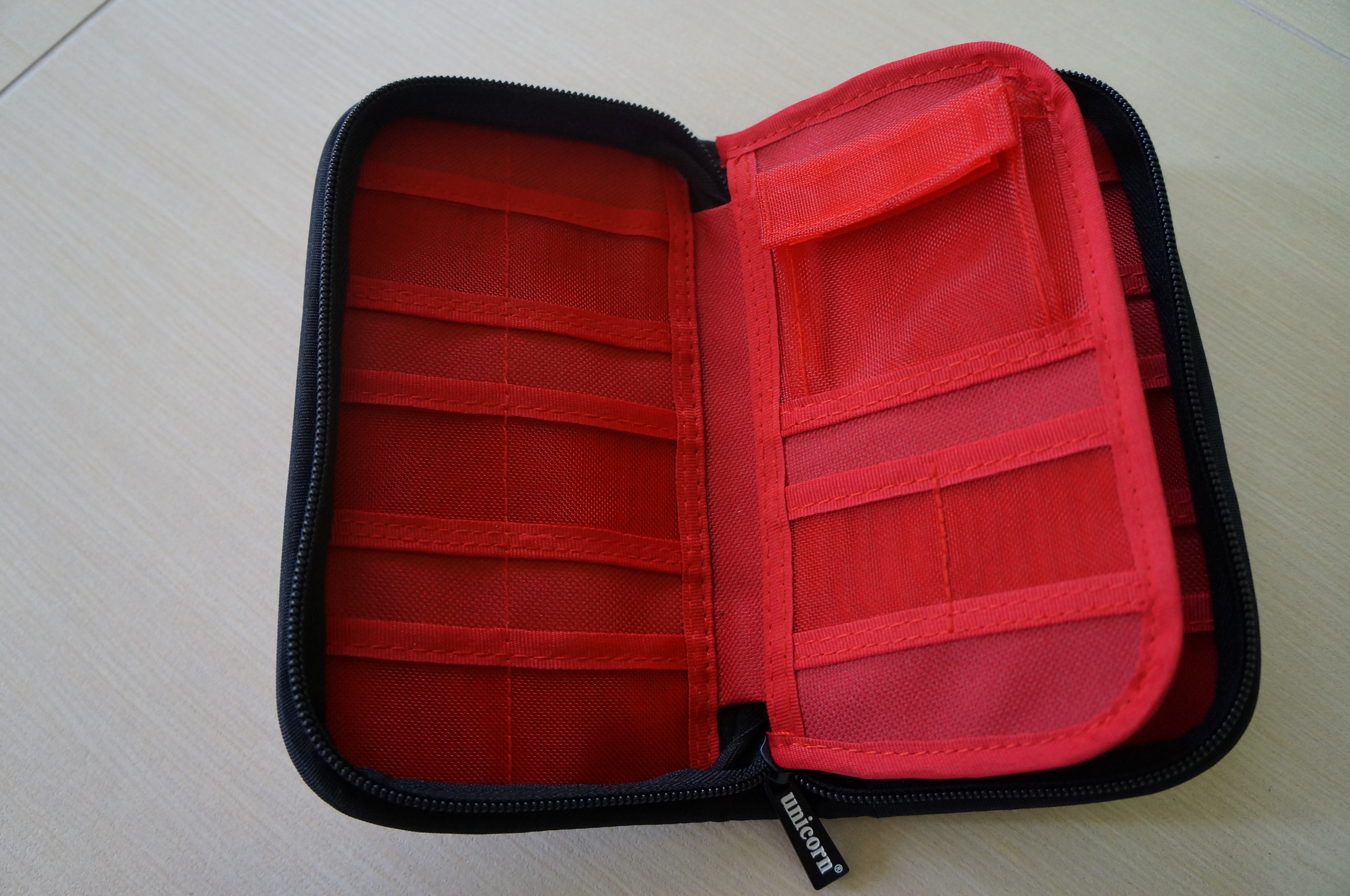Pouzdro na šipky Maxi Wallet John Lowe Unicorn 46053a