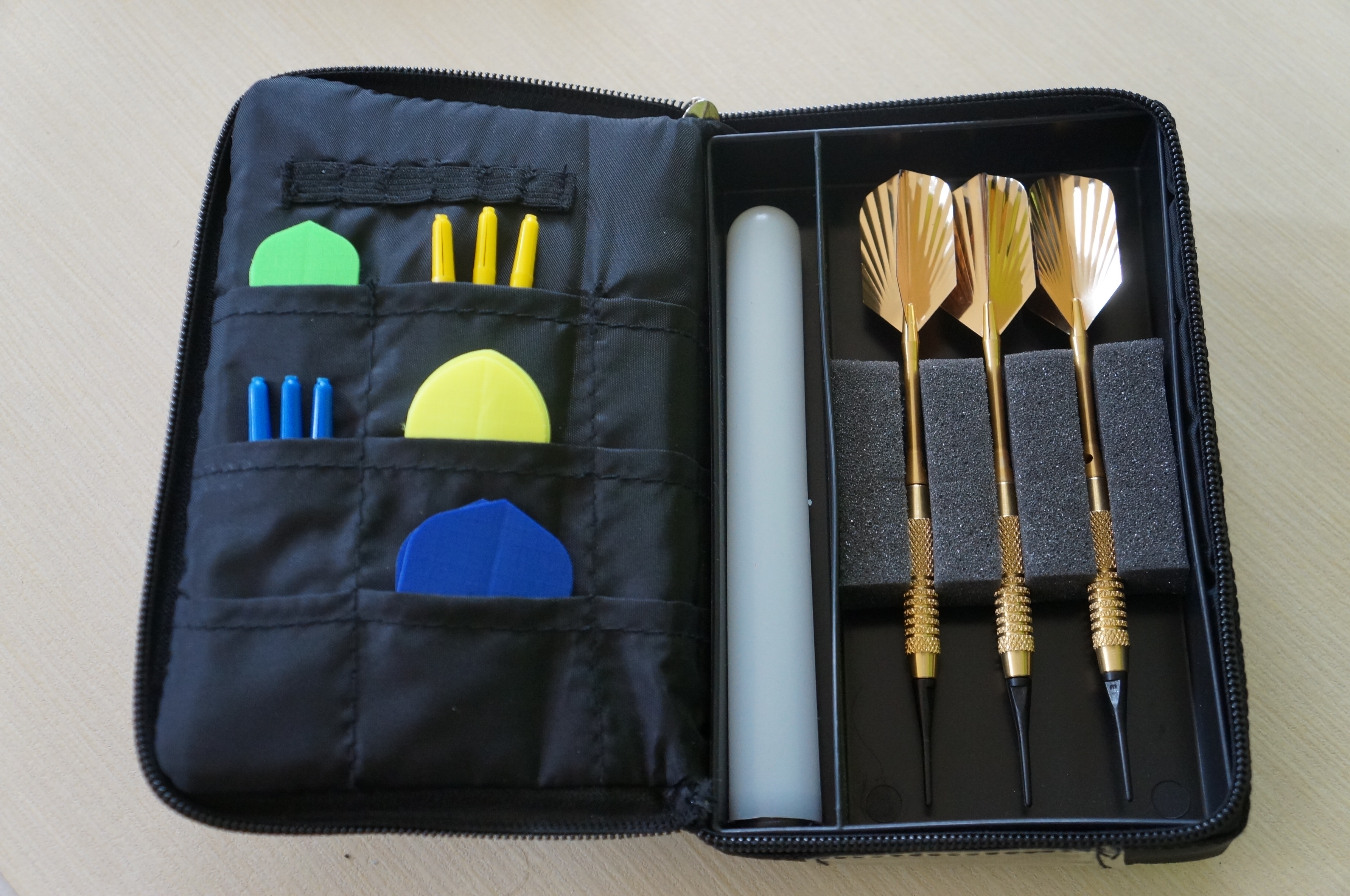 Pouzdro pro šipky Multi Pak Wallet černé Bull´s 66340