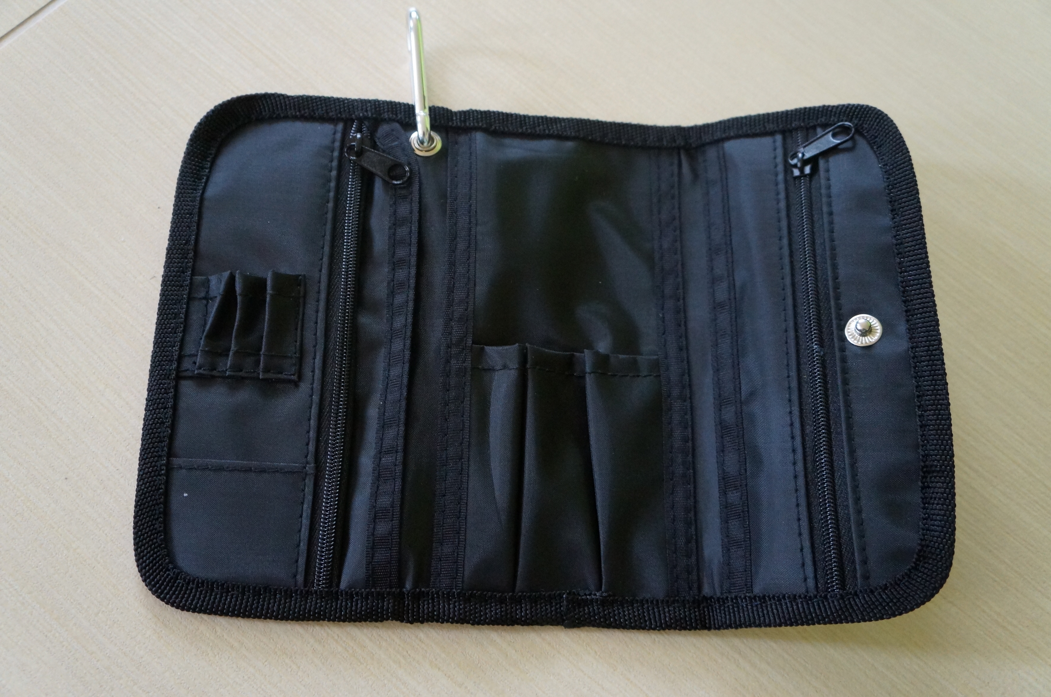 Pouzdro pro šipky Buzz Wallet Harrows